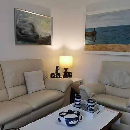 Nomi Apartman