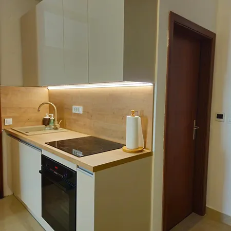 Apartman Nomi *