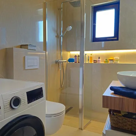 Nomi Apartman Vodice